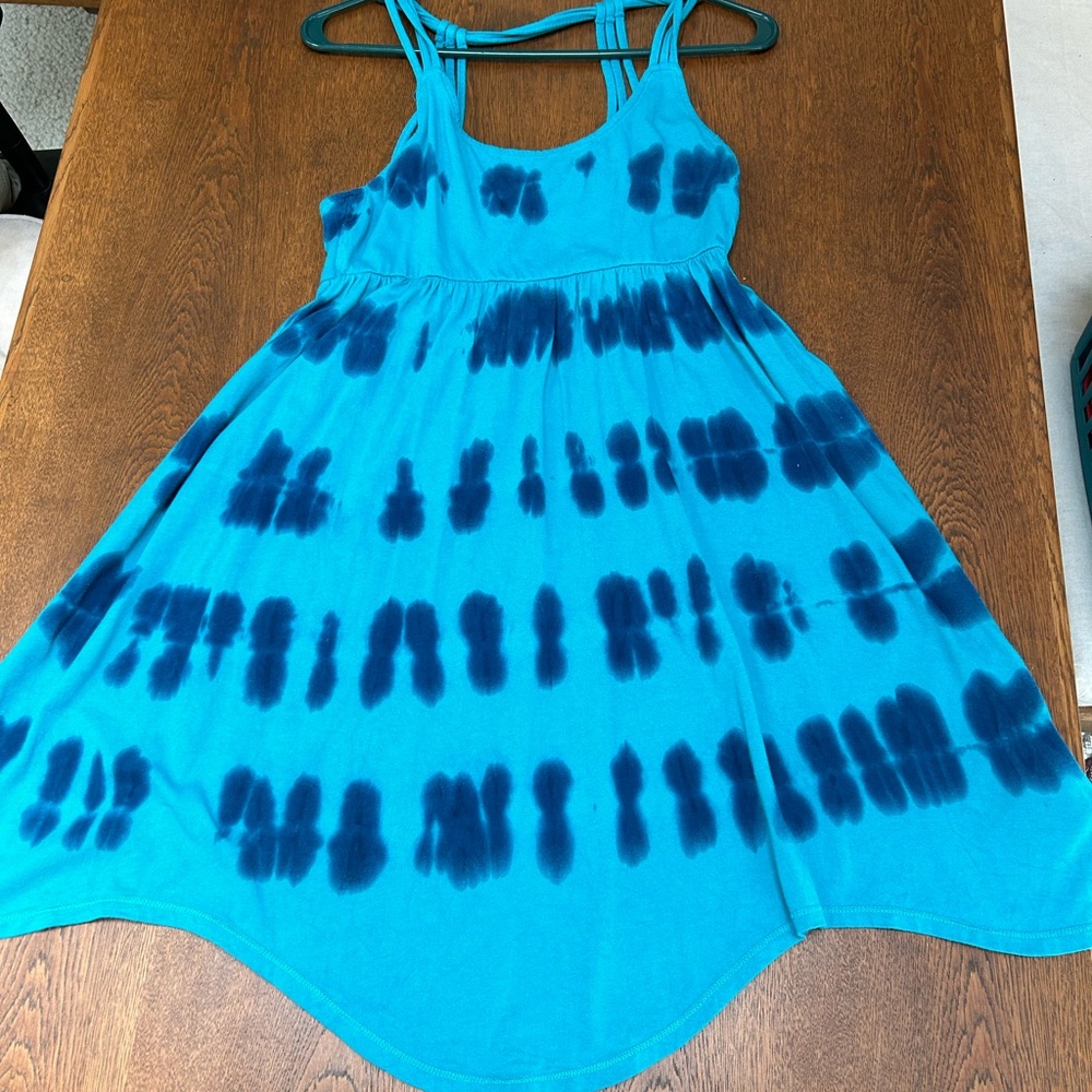ROXY Strappy OpenBack miniSUNDRESS, Med. Turq w/blue tie-dye. Asymmetrical hem.